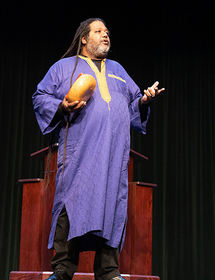 In his presentation for MCC's Black History Month Celebration, storytelling artist Da Terrence Roberts tells the tale of the eagle. 