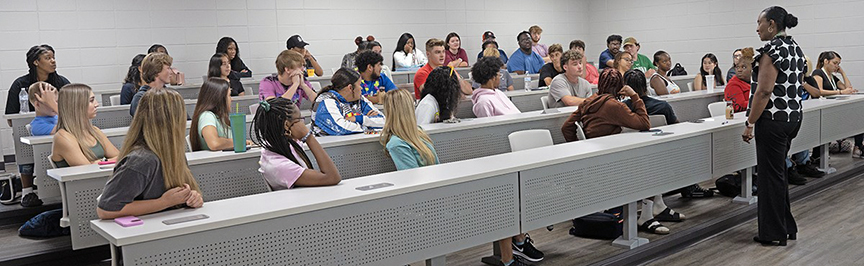 Meridian Community College Instructor Dawn Wright leads a discussion in an Introduction to Psychology class. MCC's Fall Semester 2023 started Monday. 