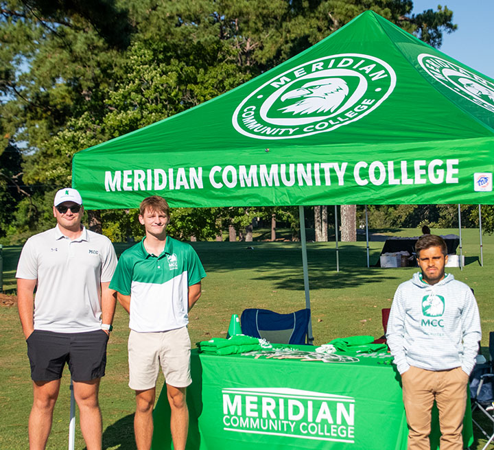 College joins golf tourney fundraiser