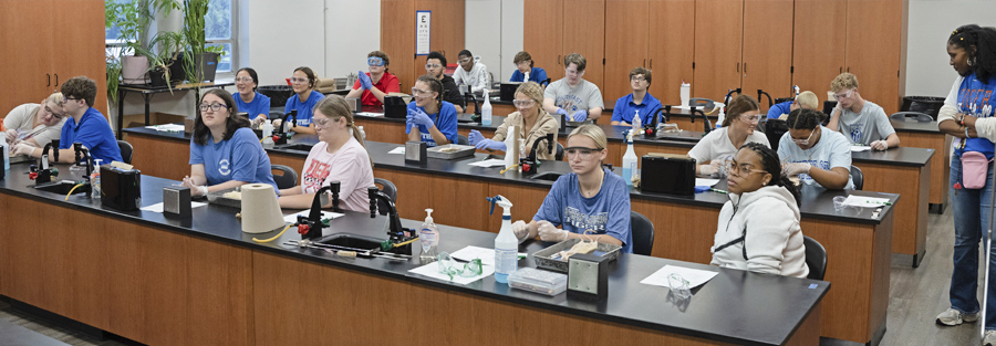 Southeast Lauderdale students get hands-on college lab experience at MCC