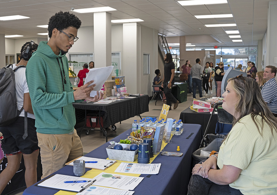 MCC Resource Fair connects students with community resources